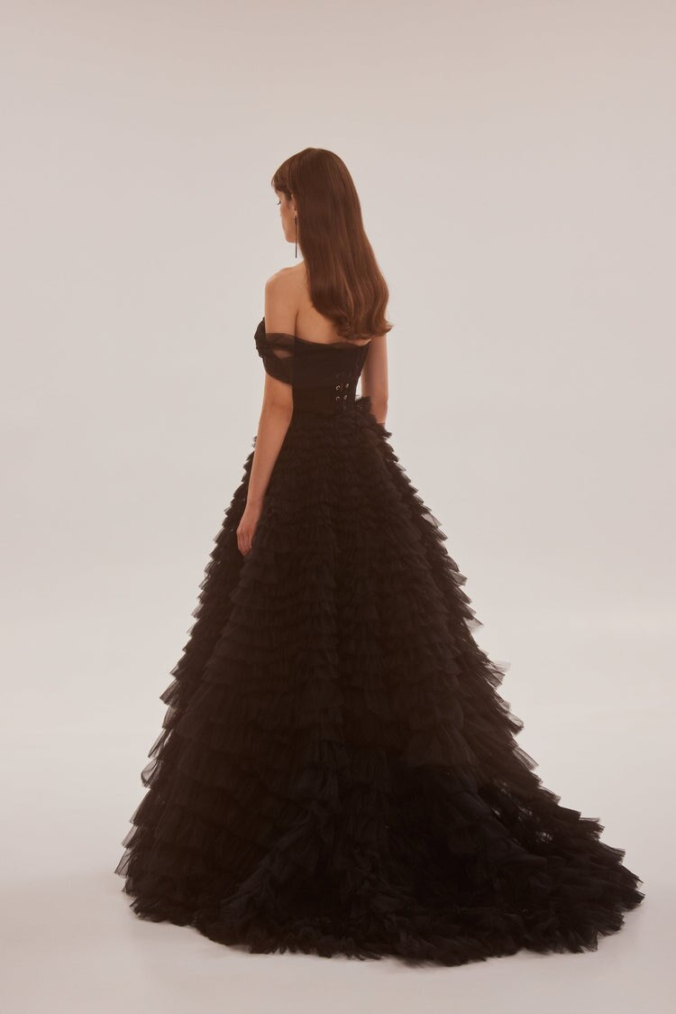 Elegant Black Tiered Tulle Prom Gown